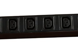 Regleta electróctrica 19" 8 tomas IEC con interruptor 1U